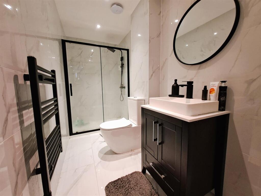 En Suite Shower Room