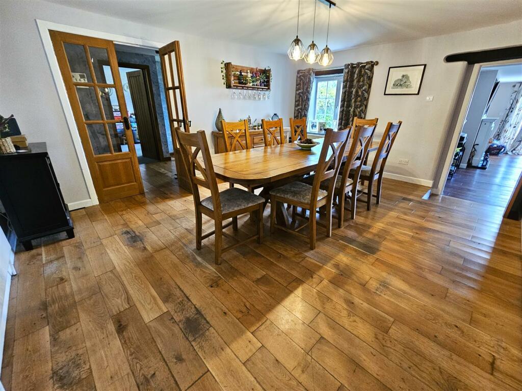 Dining Room 2.jpg