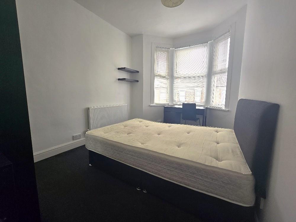 Kingsway, Stoke - First Floor Front Bedroom