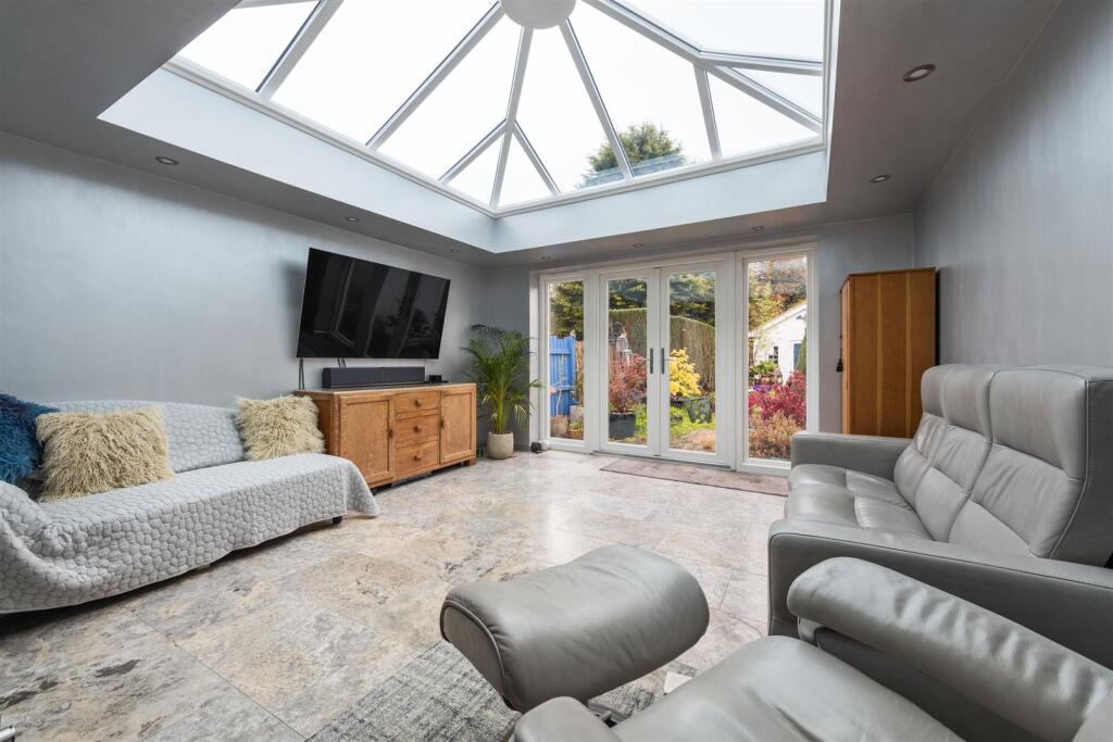 15 Slater Road, Bentley Heath, B93 8AQ_12.jpg