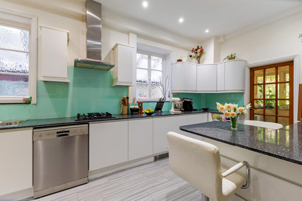 Kitchen 3