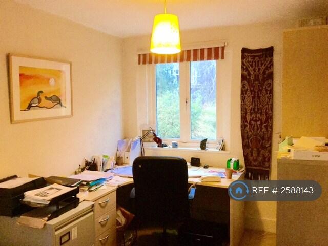 Bedroom 5- Study