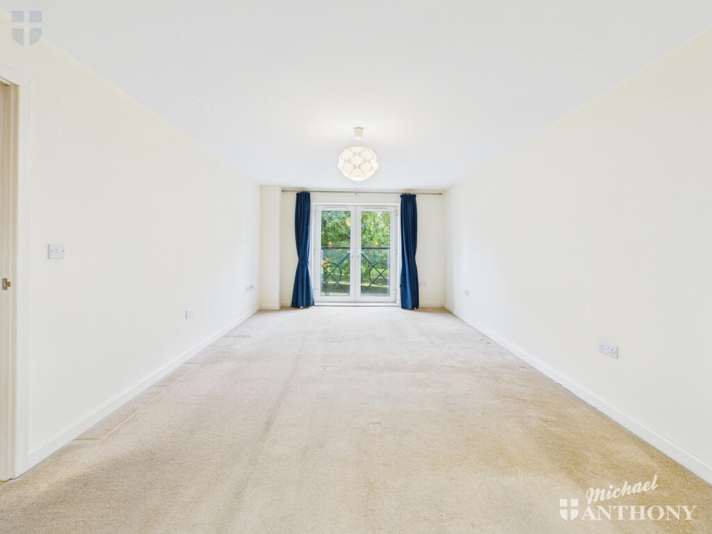 CAM03852G0-PR0438-STILL005