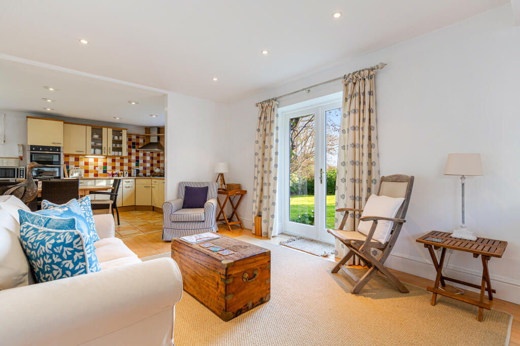 A13 - Homefield House, Thurlestone - 251120