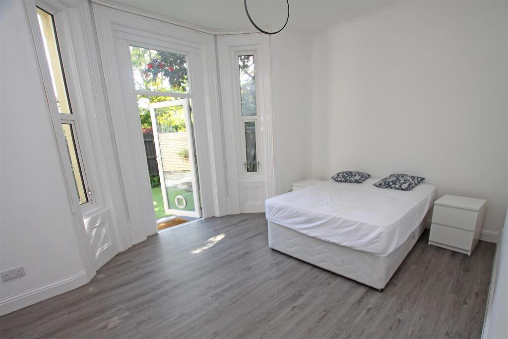 Bedroom 1.jpg