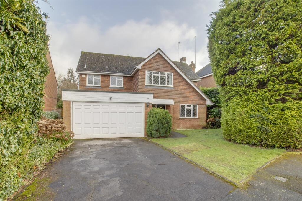 31 Wheeler Avenue, HP10 8EN-26.jpg