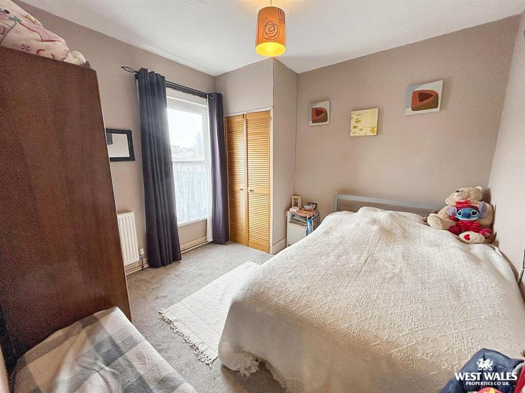 WhatsApp Image 2025-10-06 at 12.22.28 (1)(1).jpg