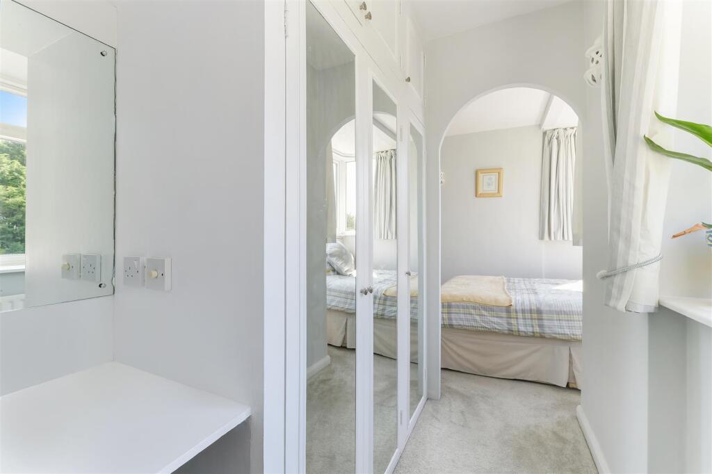 GREEN CURVE, 44 (15).jpg