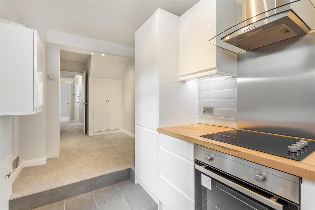 Lettings Hammersmith Hazlitt Road- Kitchen (3).jpg