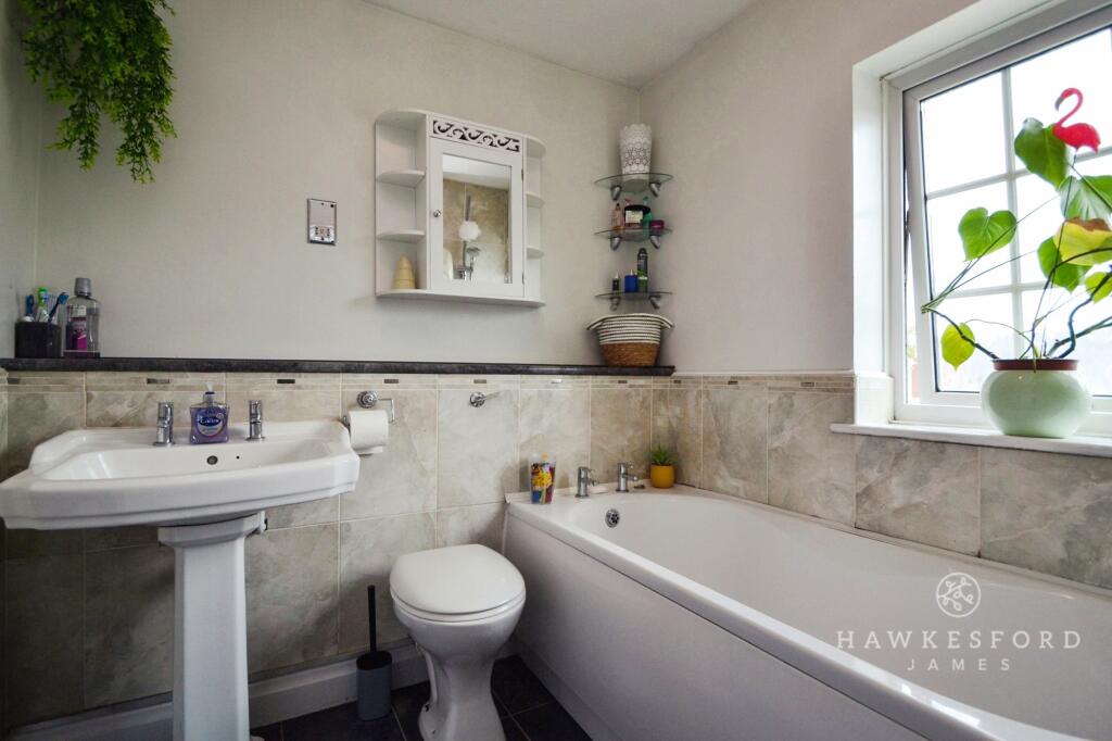 Taillour Close, Sittingbourne - Bathroom