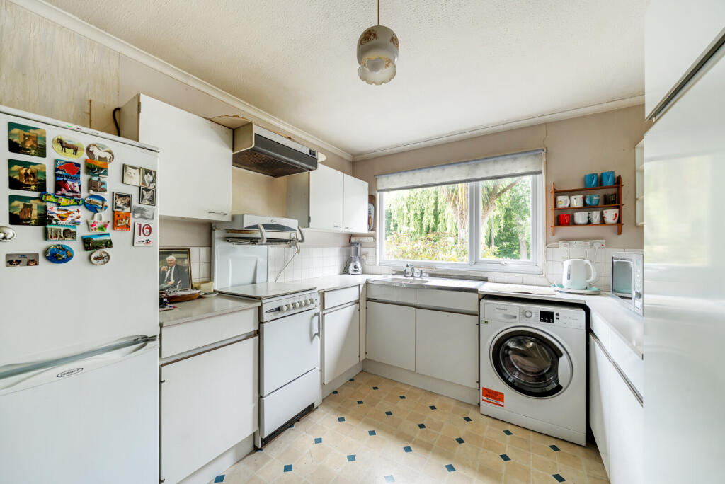 1295805-19-682628...