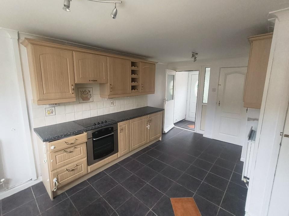 Kitchen 1.jpg