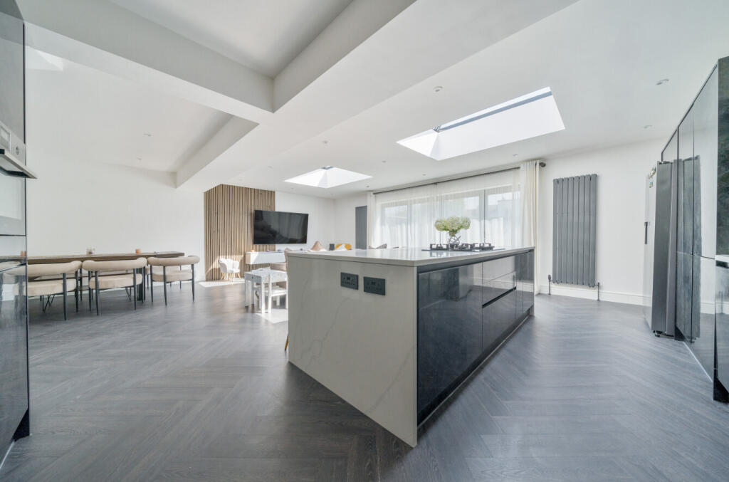 1336856-22-689b40...