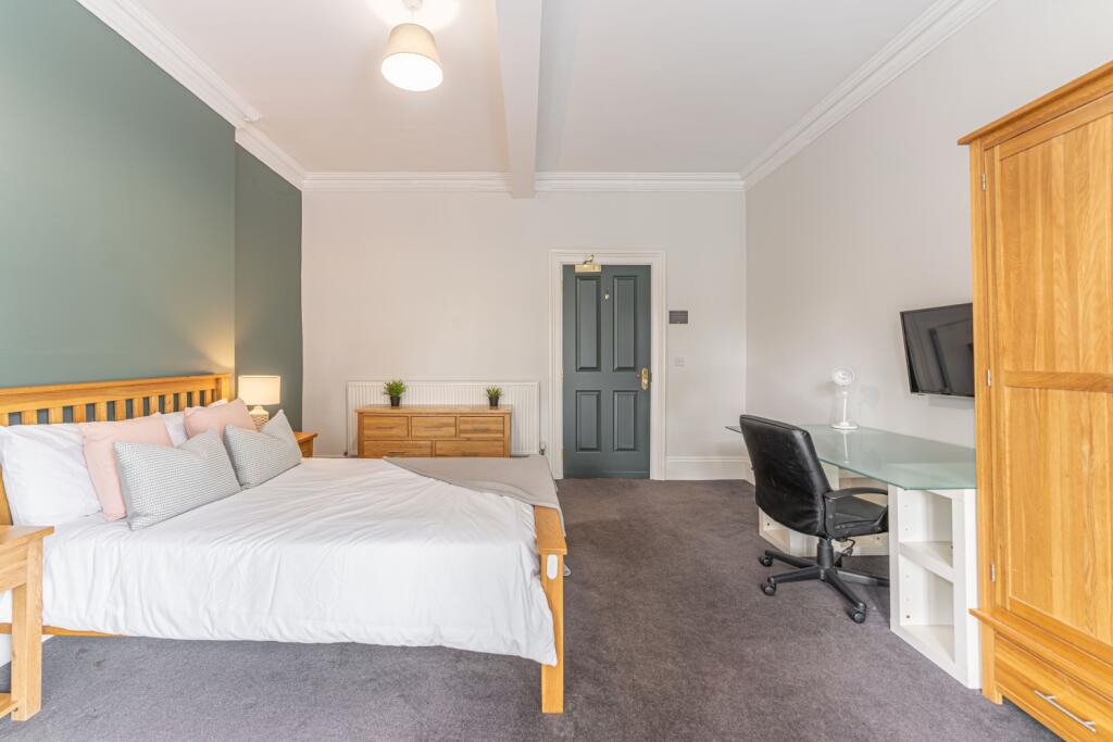 Student Cribs, Nottingham - by Visually Rich 01416