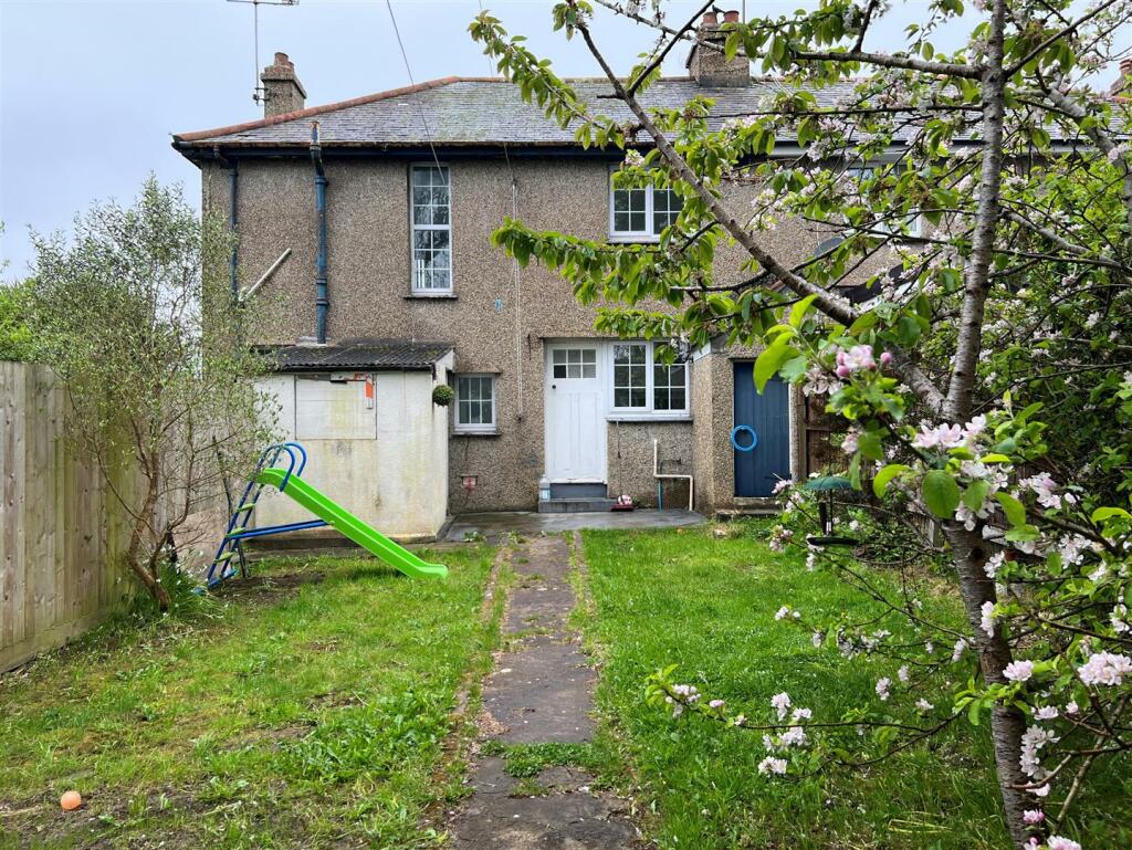 Garden, Parking and Views