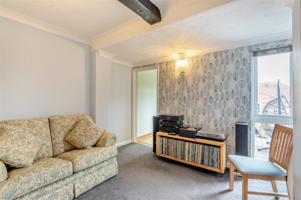 8658069-interior17.jpg