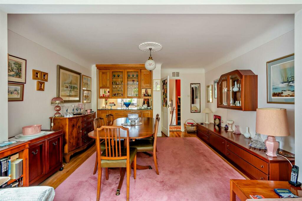 8616202-interior16-800.jpg