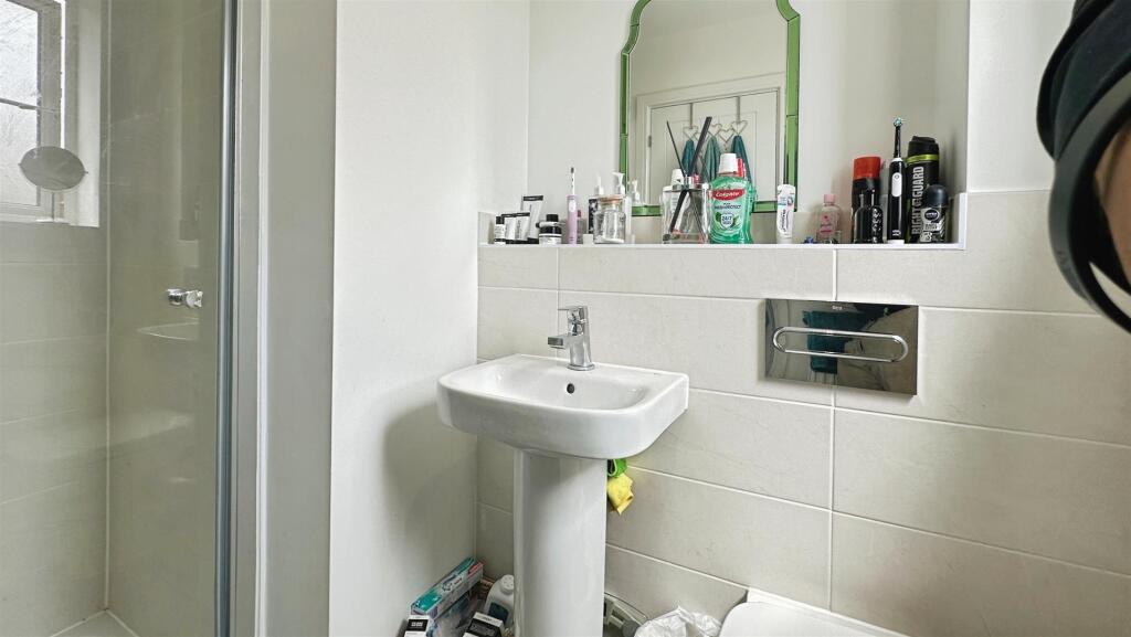 881cf895--4468-8942-8E823AD12F33-16722-0000054A20D