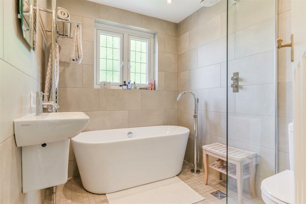 QUEENSMEAD AVE (11).jpg