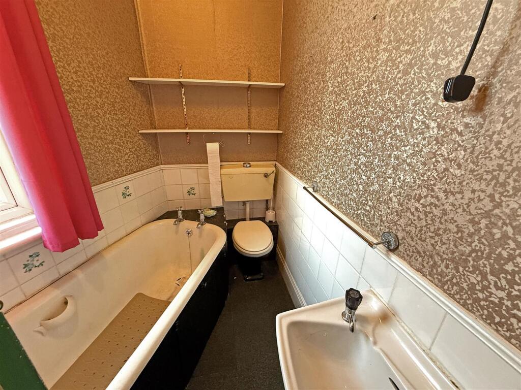 Grosvenor Bathroom.jpg