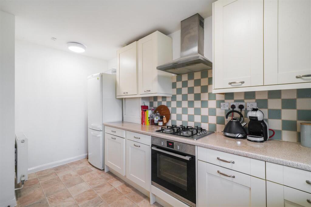 27 London Road - Q1VBclz4RYoOs6n0rvqe.jpg