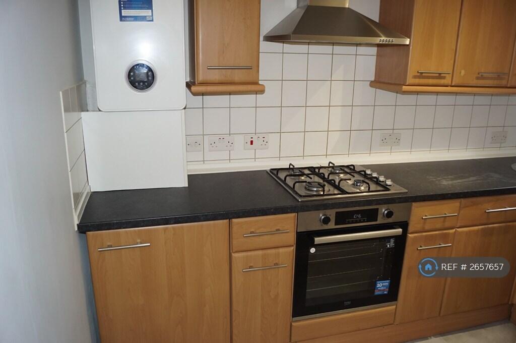 Kitchen Photo 1
