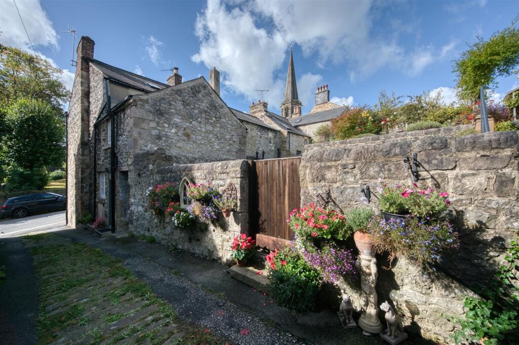 Saxton Mee Wainstones 0108.jpg