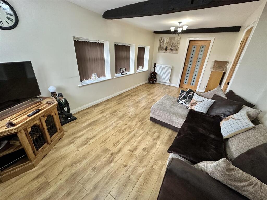 sitting room4.jpg
