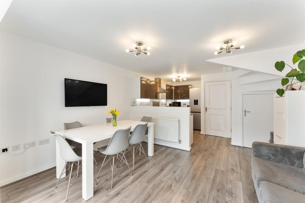 Open Plan Kitchen / Diner / Living Space