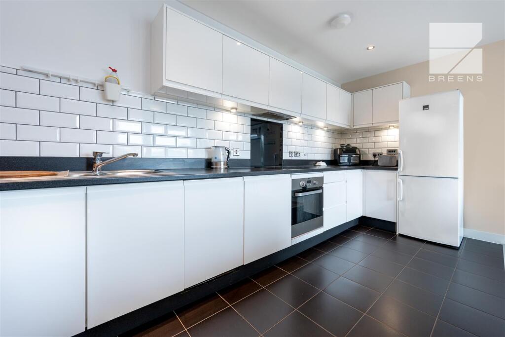 Flat 56, Furrow House_0003.jpg
