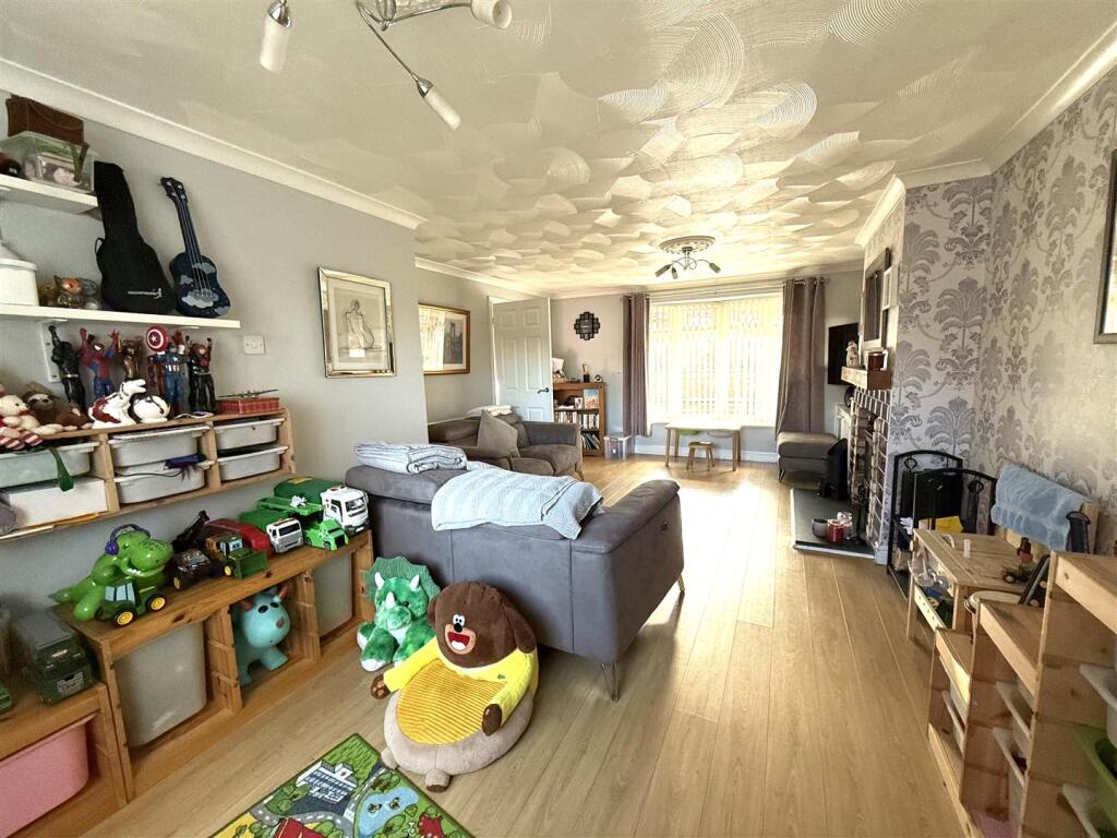 yew tree dining.jpeg