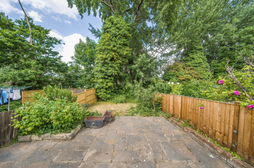 1296906-4-682b3b9...