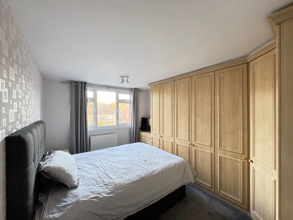 Double Bedroom Wi...