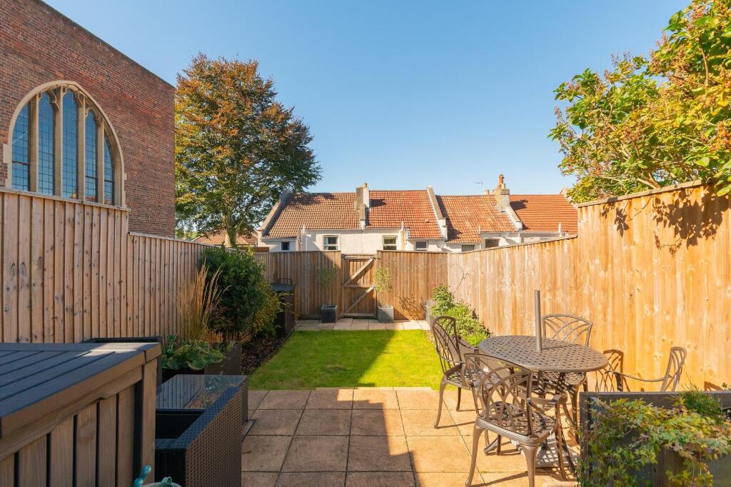 1W4R2BN - External E.jpg