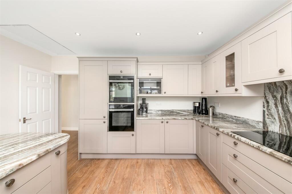BREAKFAST KITCHEN