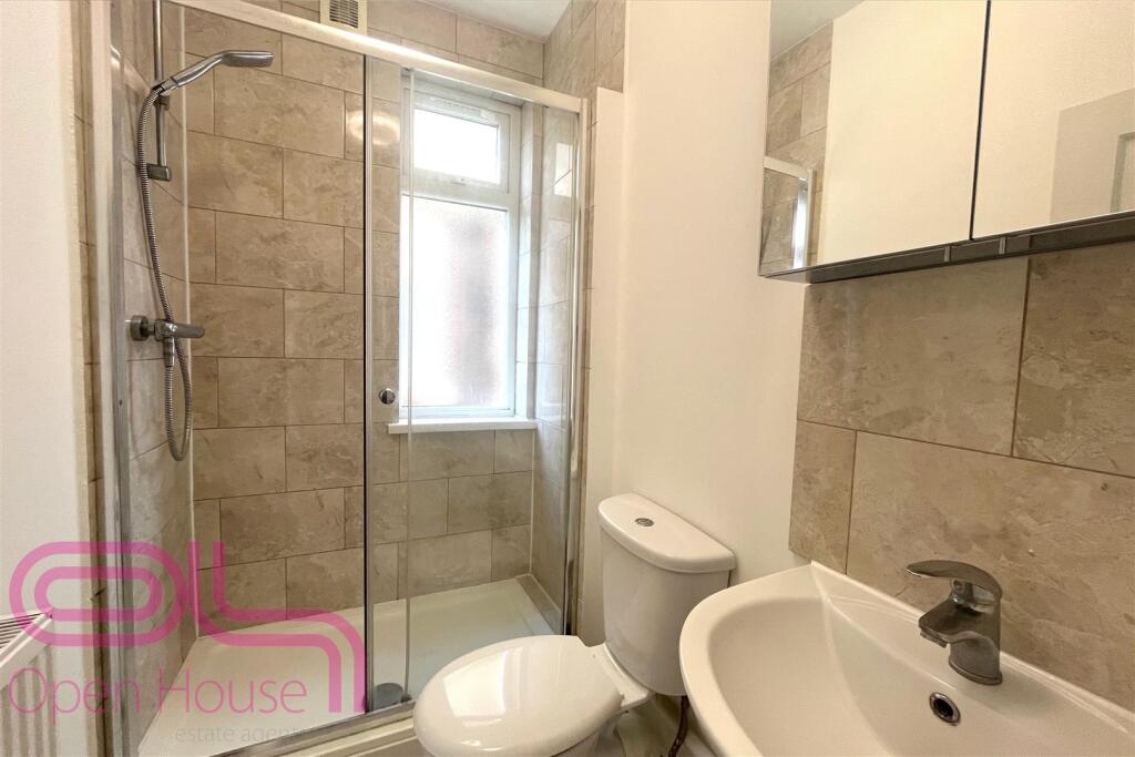 Staines Rd - Shower Room.jpg