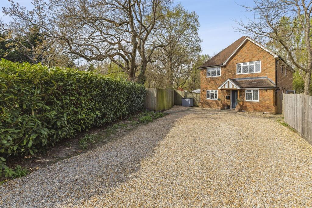 89601_1B Mytchett Road Mytchett(22)_low.jpg