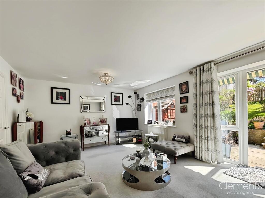 1fd1b86f-Lounge 203.jpg