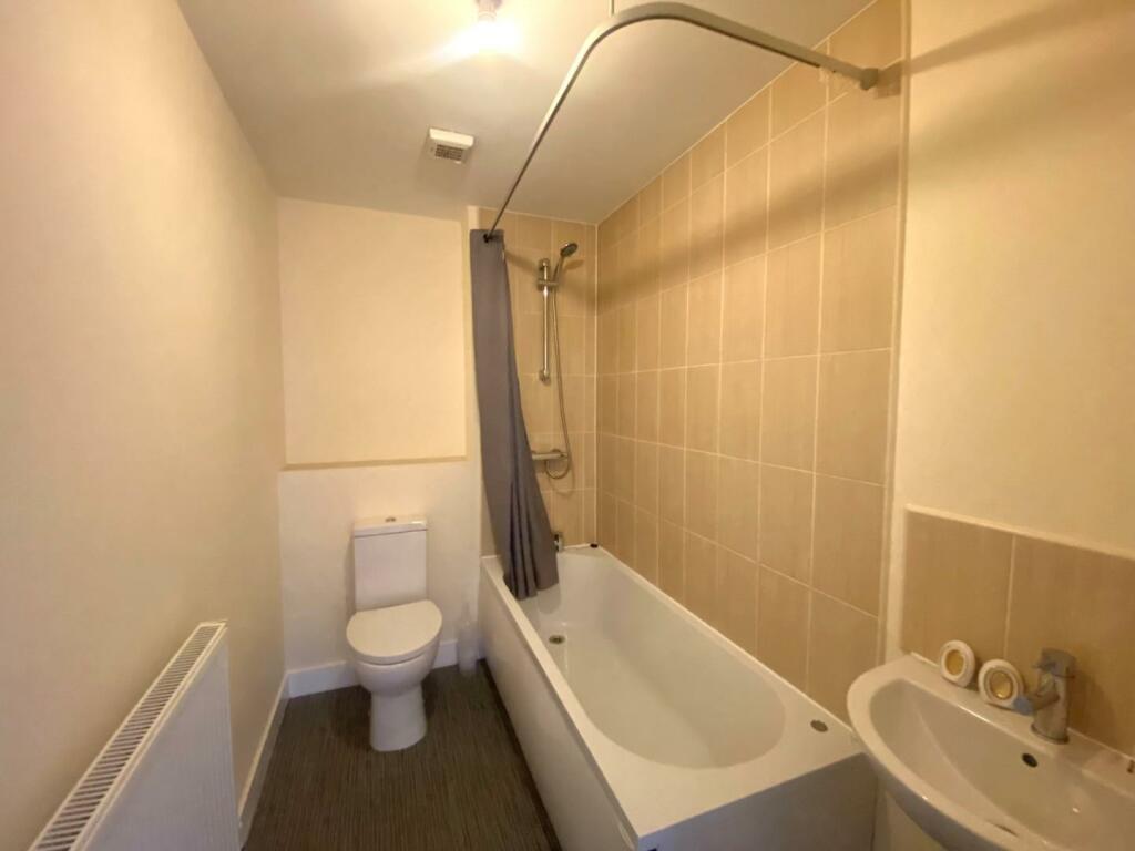 ang bathroom.jpg