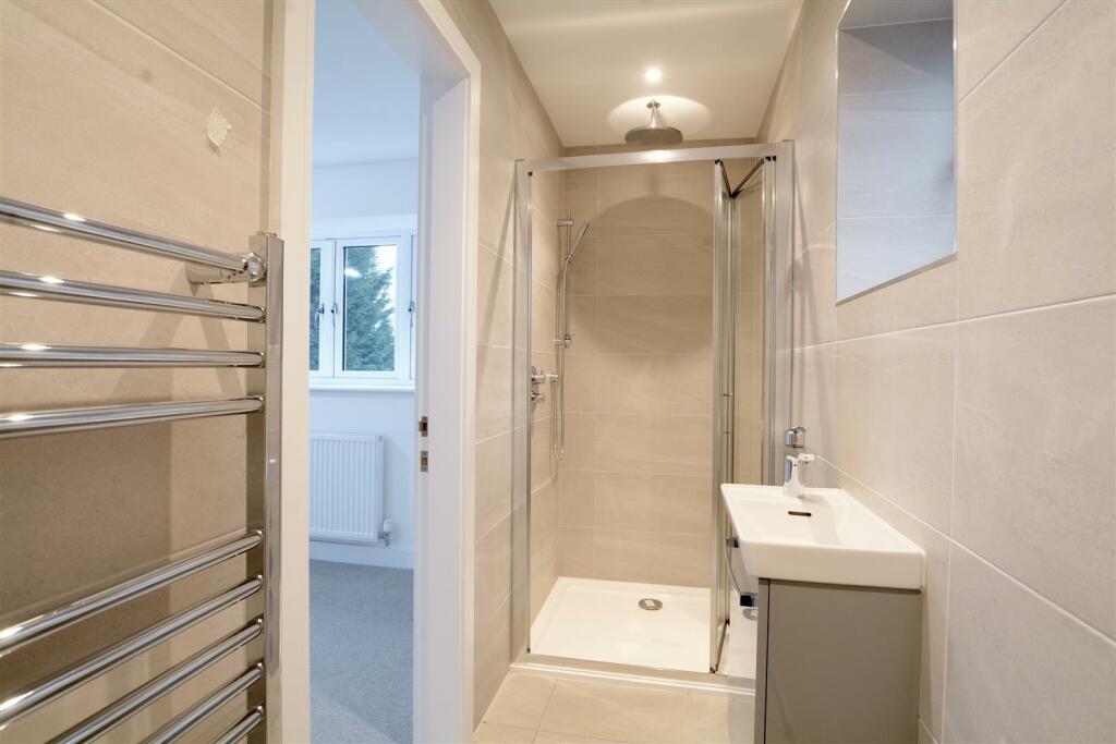 En-Suite 2