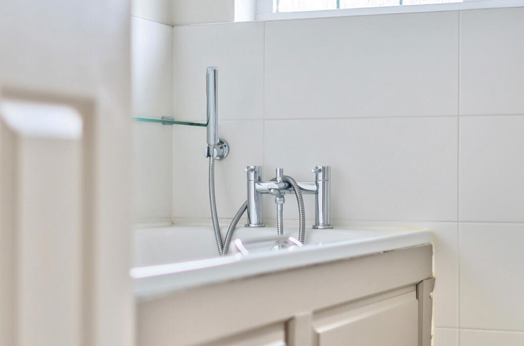 1315835-32-685d4a...