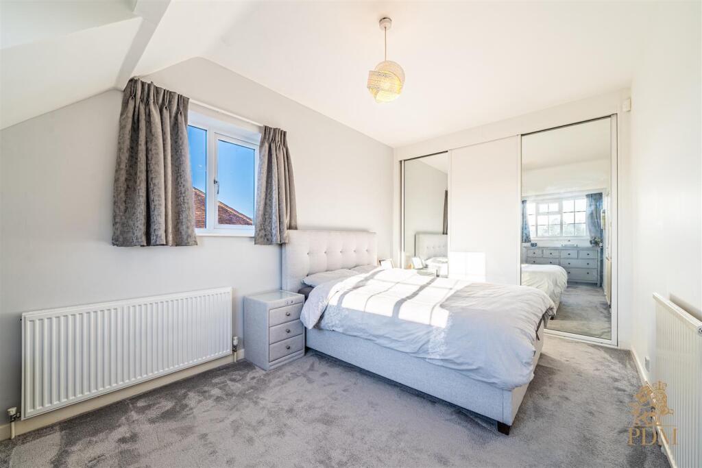 2 Arundel Drive Bramcote NG9 3FX
