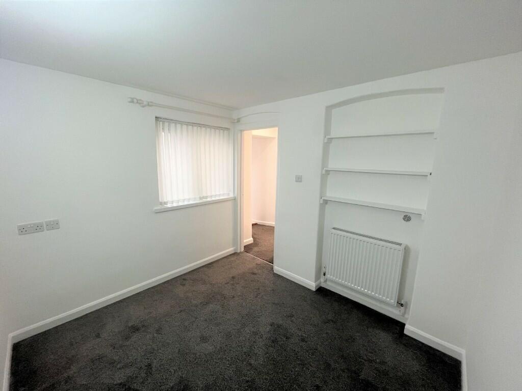 Apt bedroom