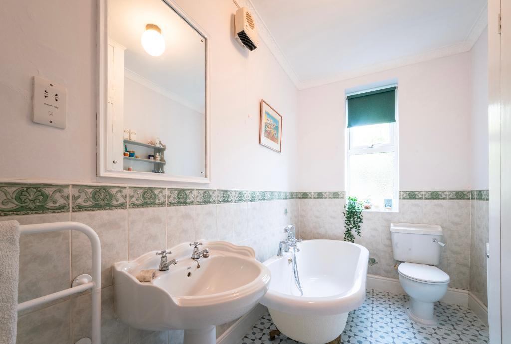 Large family bathroom