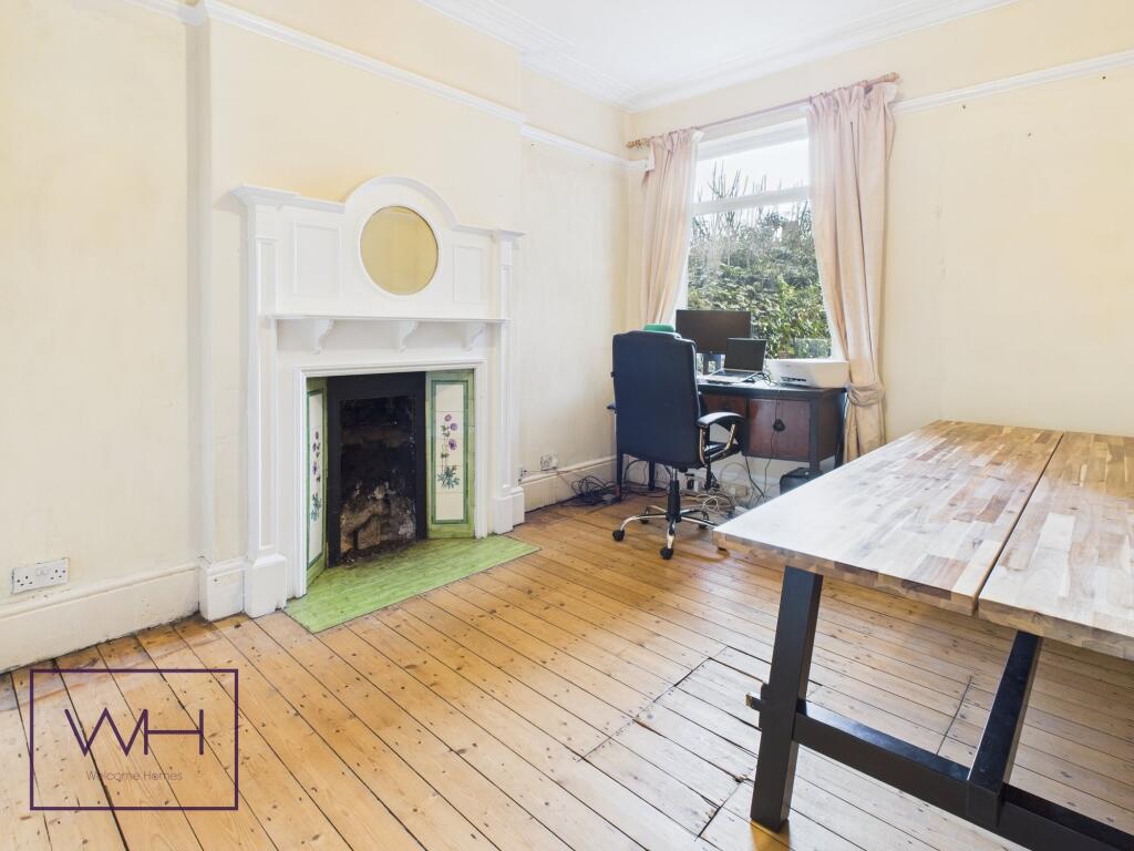 CAM03785G0-PR0217-ST