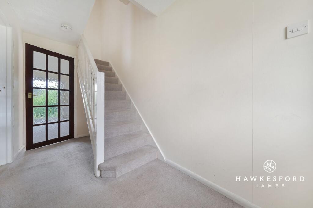 Watsons Hill, Sittingbourne - Entrance hall