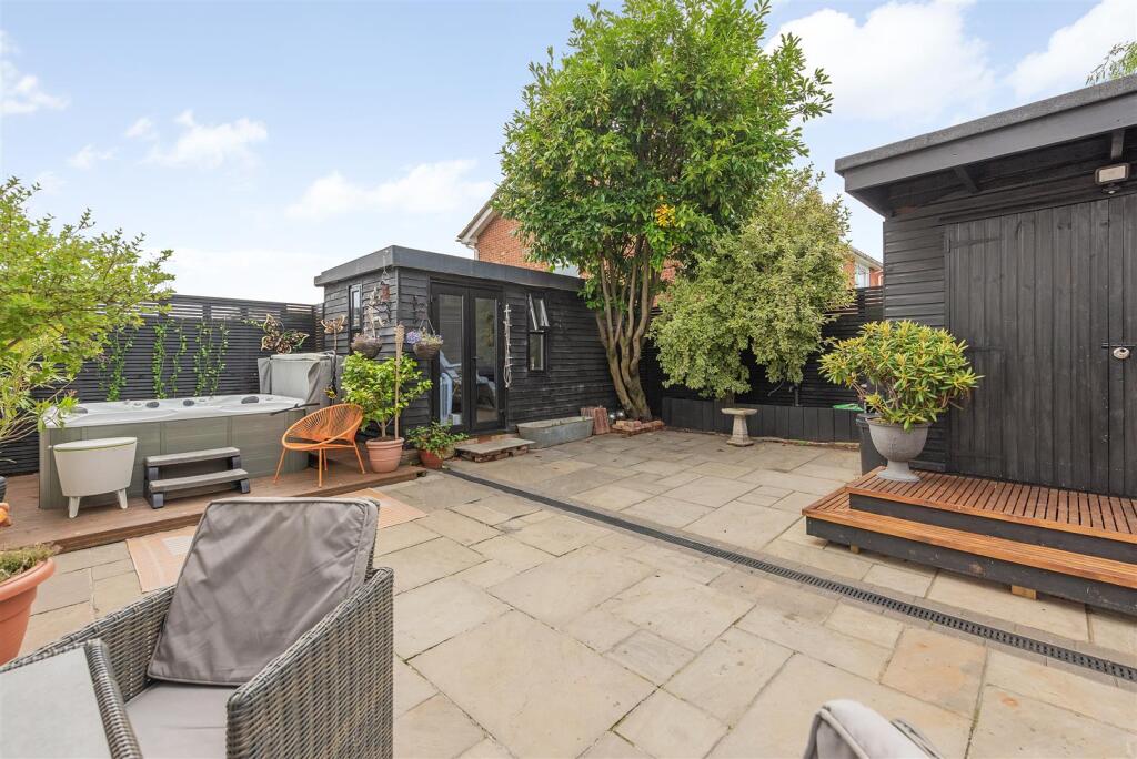 Halford Close, Broomfield, Herne Ba