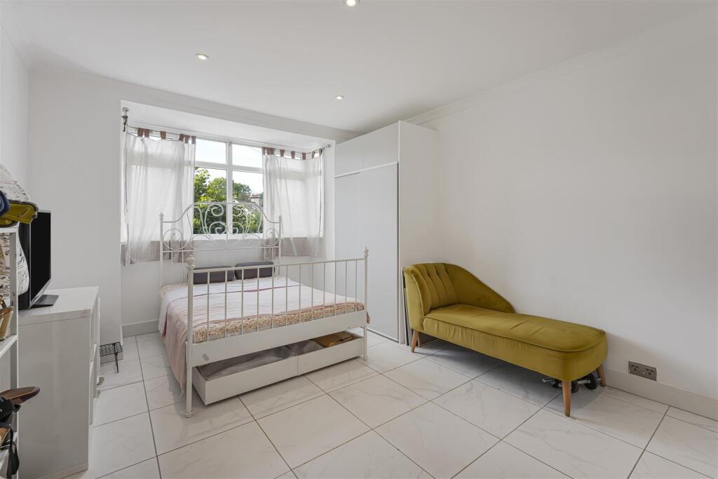Bedroom/reception