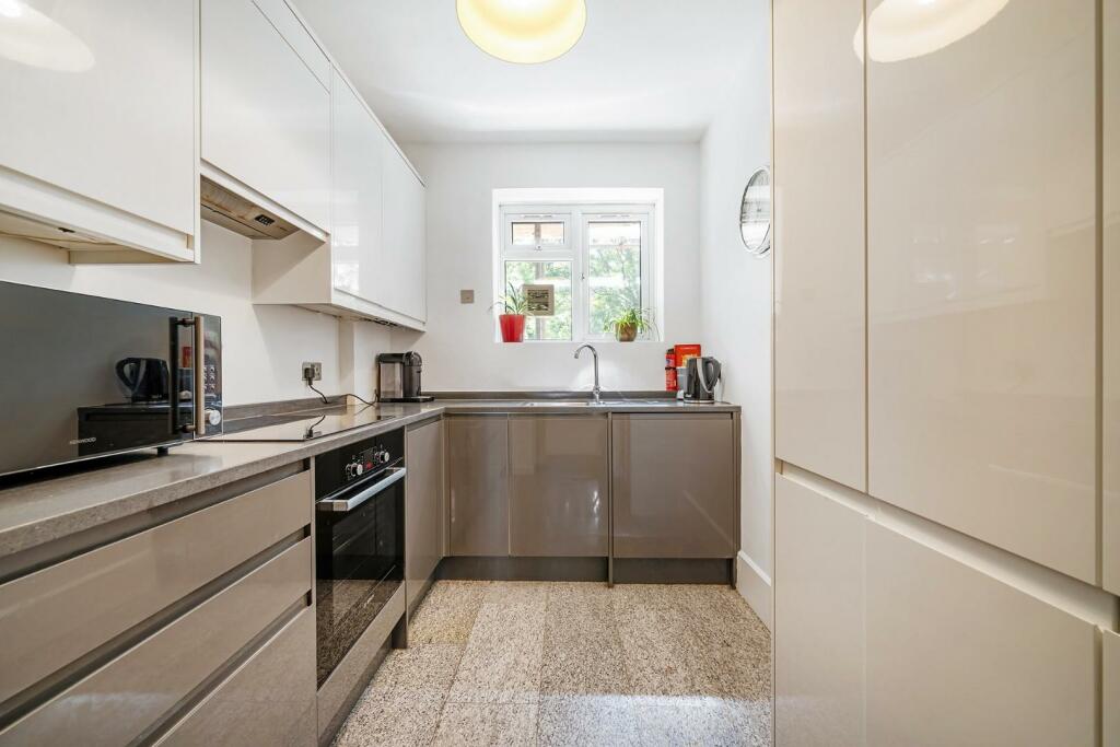 Kitchen.JPG