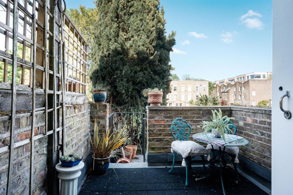 D&amp;D Fonthill Rd-15.jpg